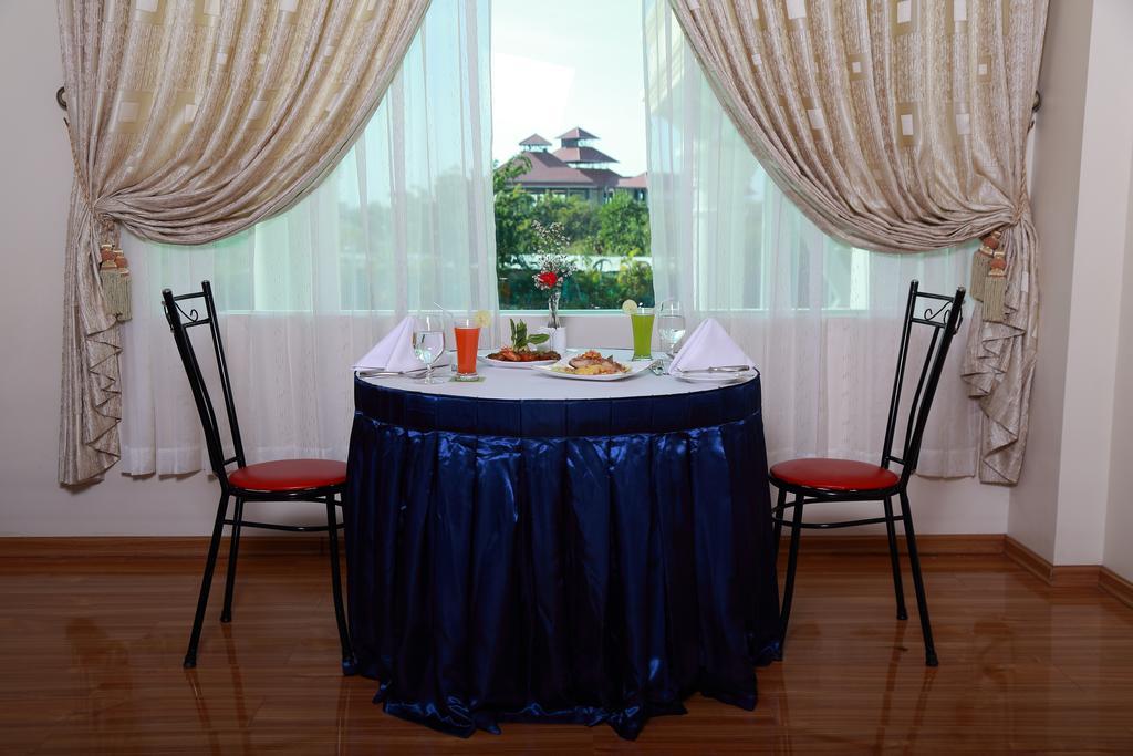 Apex Hotel Naypyidaw Ngoại thất bức ảnh