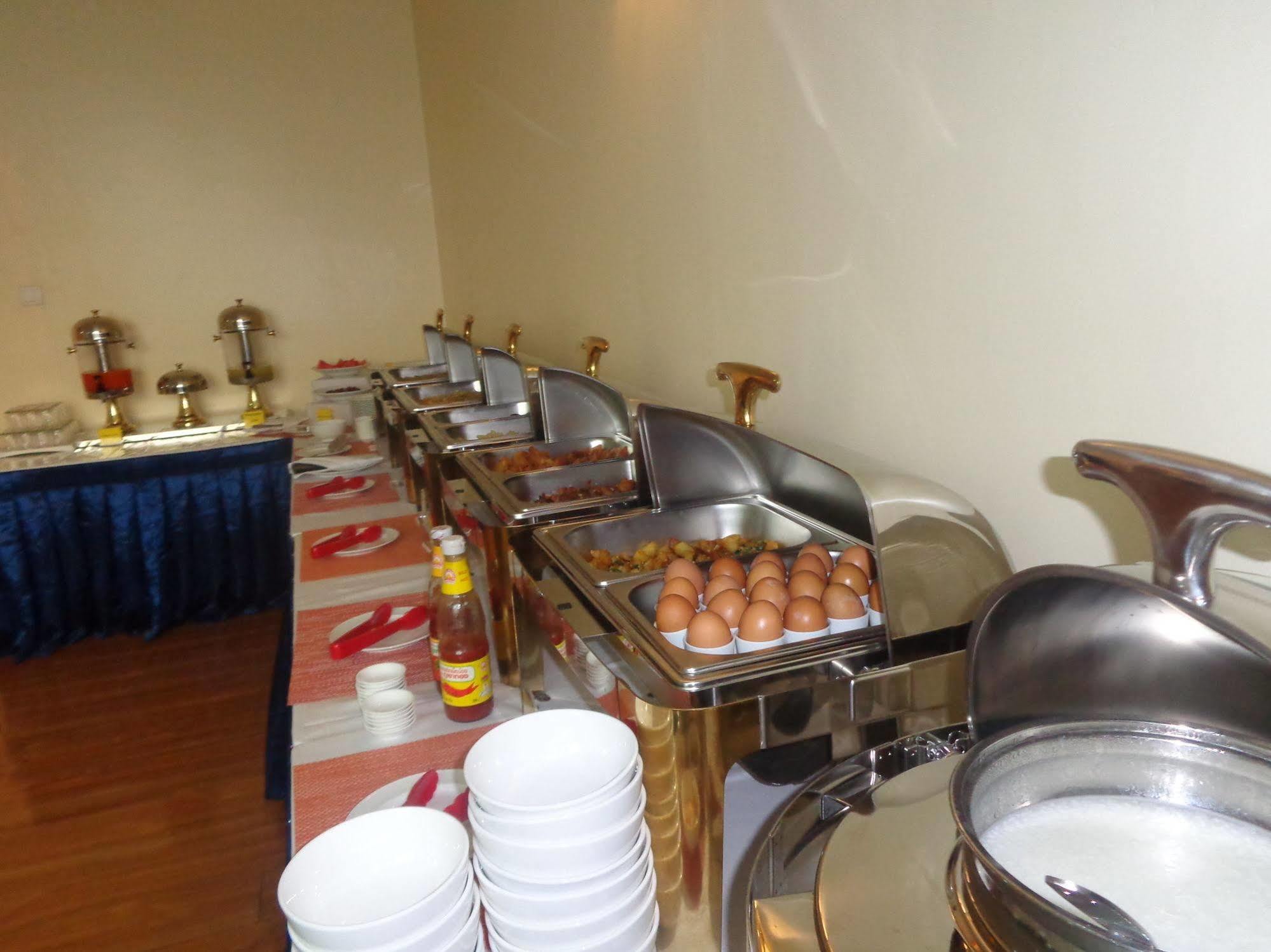Apex Hotel Naypyidaw Ngoại thất bức ảnh